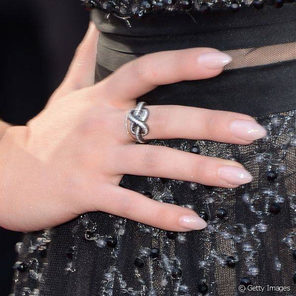 Kelly Osbourne adora variar os formatos, mas um dos seus preferidos é o stiletto, usado no Oscar 2013 